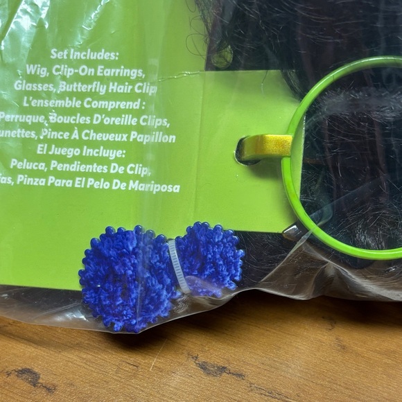 Disney Encanto Black Wig with Green Glasses - Picture 8 of 10